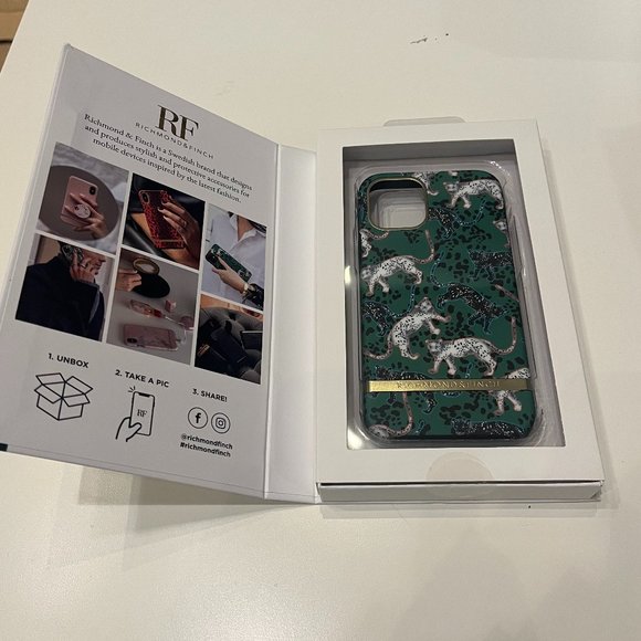 Green Leopard Print Phone Case - Picture 2 of 2